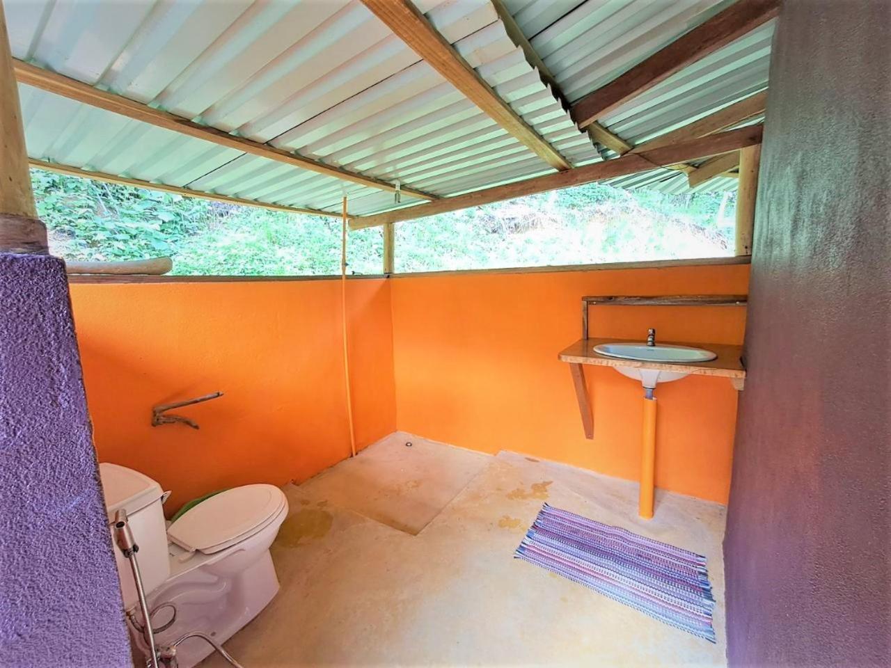 Terra Naturama - Off Grid Living In The Jungle Holiday home *